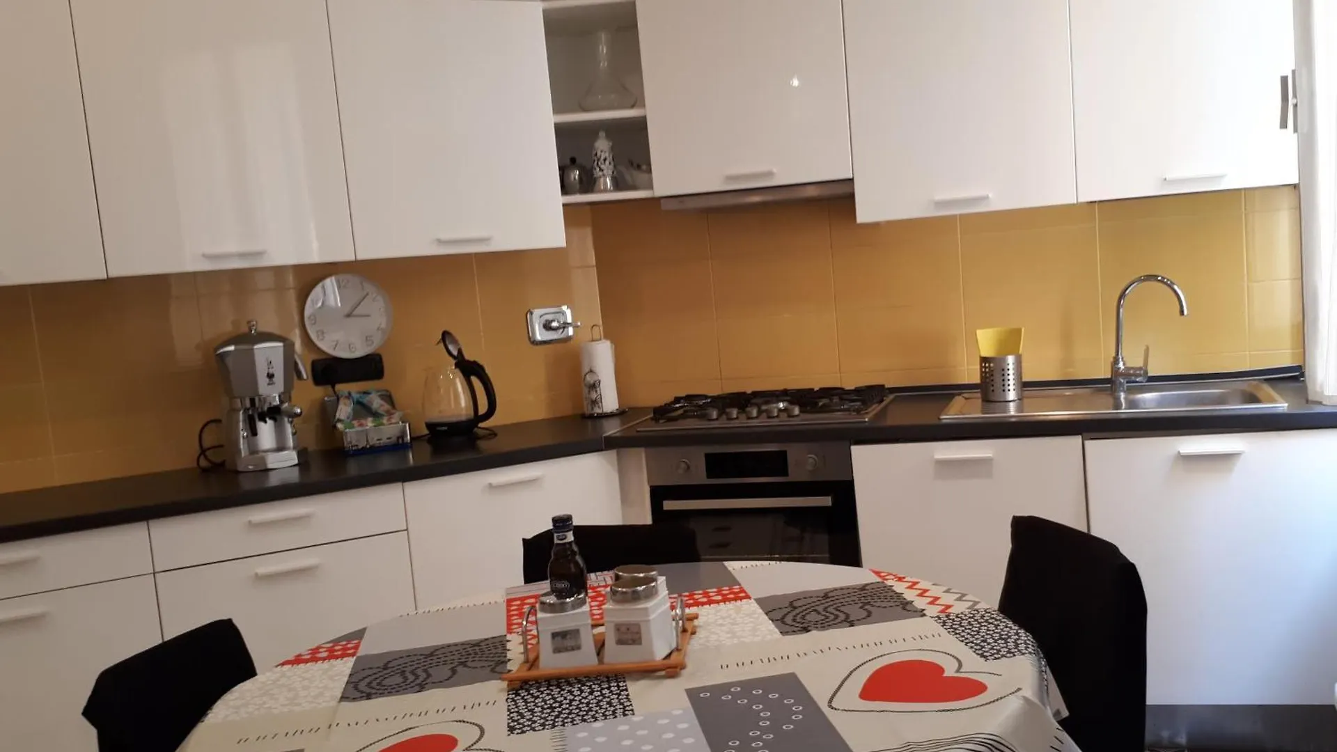 Ca'Saetta Bnb Holiday Home - Park & Go To Genoa Aquarium And Old Town Appartamento