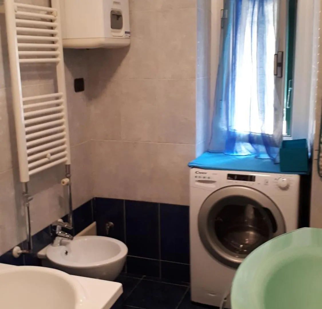 Ca'Saetta Bnb Holiday Home - Park & Go To Genoa Aquarium And Old Town 0*,  Italia